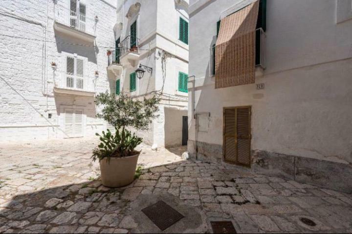 Borgo Albergo 35 Relax & Spa Монополи Экстерьер фото
